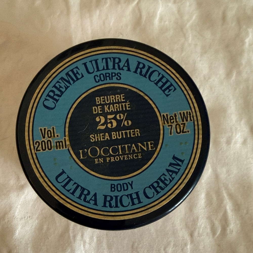 L'OCCITANE Ultra Rich Body Cream - Black and Cream - Picture 3 of 4